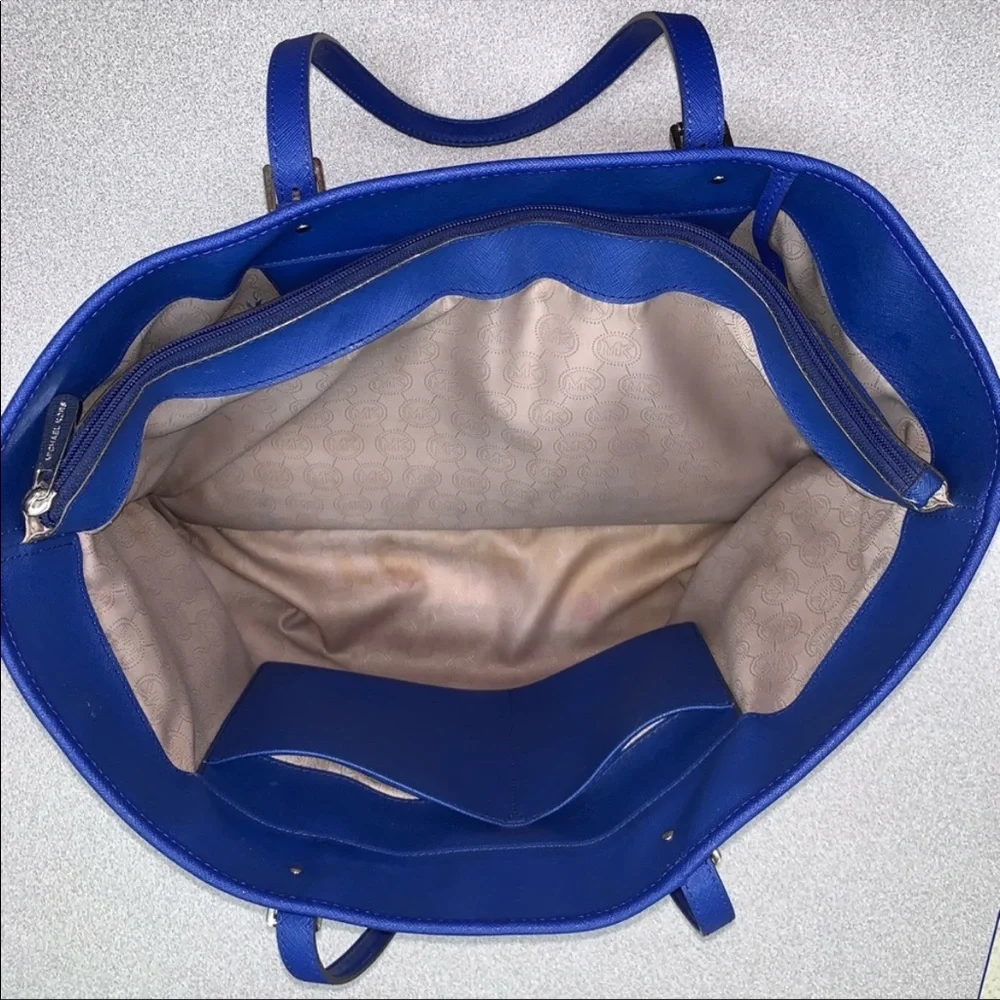 Michael KorsJet Set Travel Tote - Picture 4 of 6